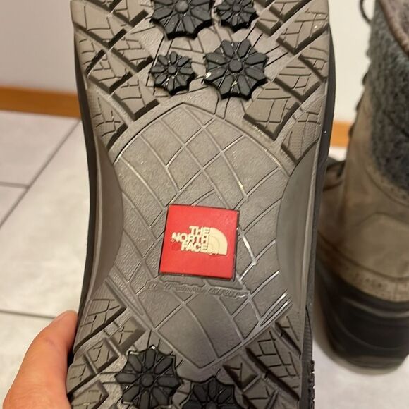 THE North Face Shellista II Mid boot in tan, grey and black - Picture 11 of 16